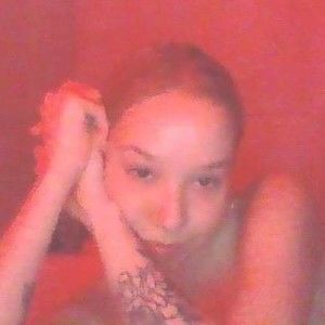 Meet your Posher, Caitlin